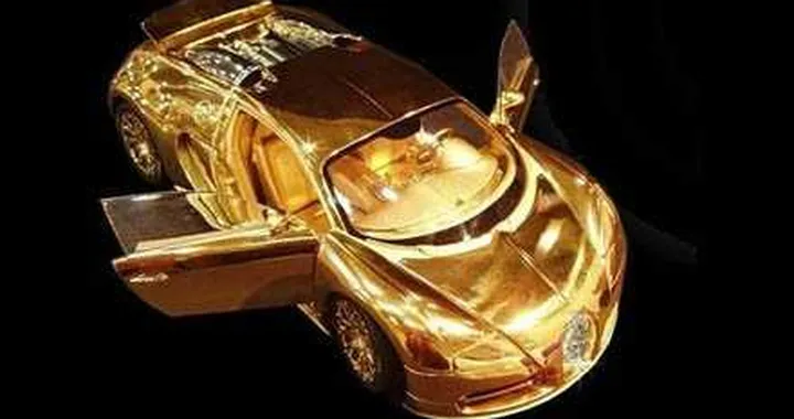 Lusso: Bugatti d'oro in scala a 2,9 milioni USD