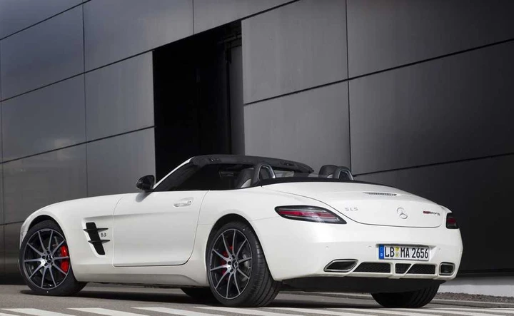 Mercedes SLS AMG GT nuove foto