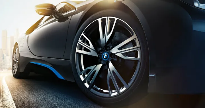 Pneumatici Bridgestone per la Bmw i8