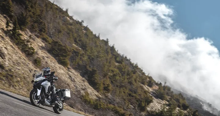 Le 5 enduro stradali più potenti