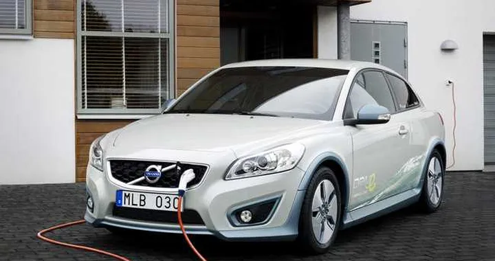 Volvo al lavoro per una gamma di elettriche fuel cell