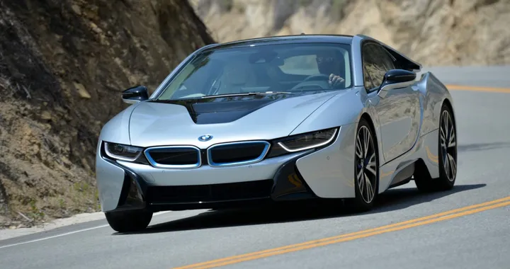 BMW i8: primo contatto su strada