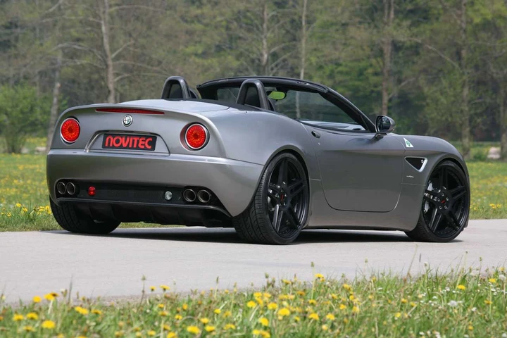 Alfa Romeo 8C Spider by Novitec Rosso