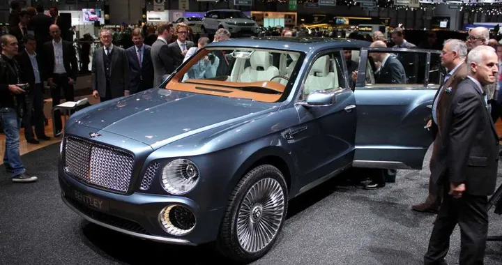 Bentley EXP 9 F: flop a Ginevra, cambierà design