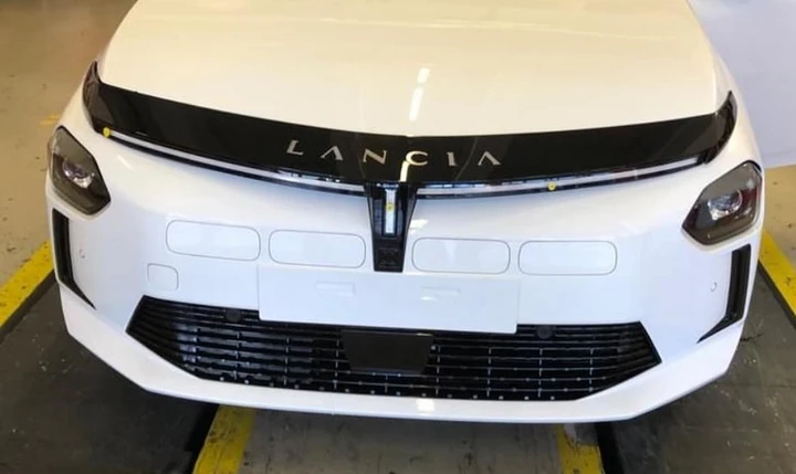 Lancia Ypsilon 2025: ecco cosa hanno rivelato le ultime FOTO SPIA
