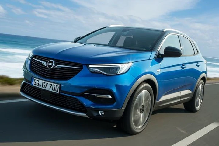 Opel Grandland X festeggia i 100mila esemplari ordinati