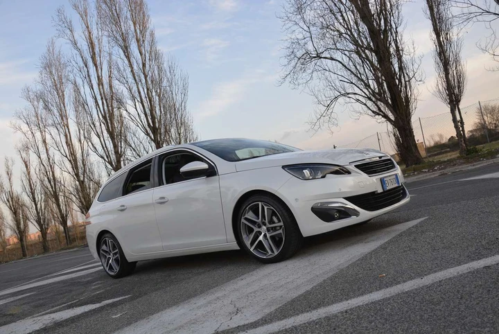 Peugeot 308 SW 1.6 e-HDi in prova
