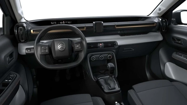 Basta schermi e optional costosi: così Stellantis e Dacia rilanciano le auto essenziali