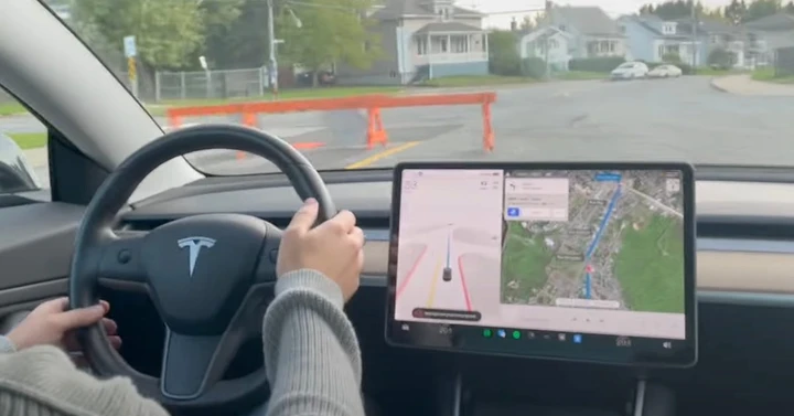 Tesla rinvia il lancio dei Robotaxi: debutto ad Austin spostato a settembre 2025