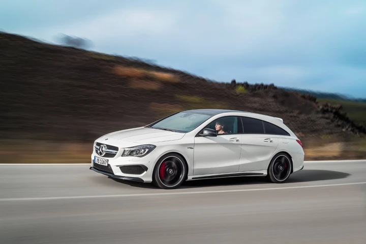 Nuova Mercedes Cla 45 Amg Shooting Brake: immagini ufficiali