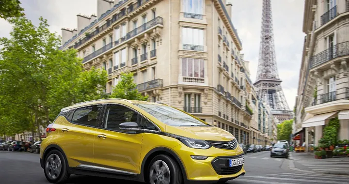 Opel Ampera-e: svelata al Salone di Parigi 2016