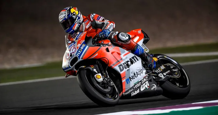 MotoGP 2018: in Qatar vince Dovizioso. Marquez e Rossi sul podio