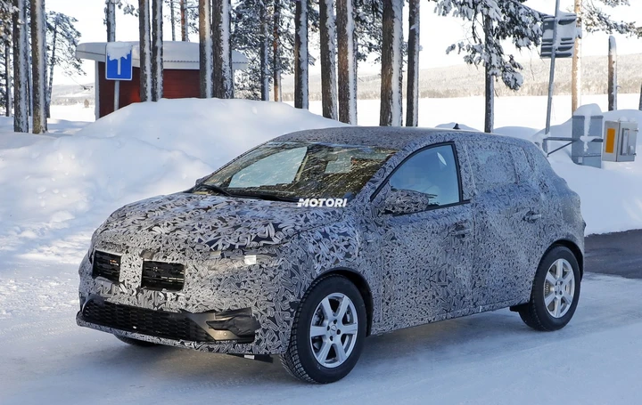 Dacia Sandero: foto spia della nuova generazione