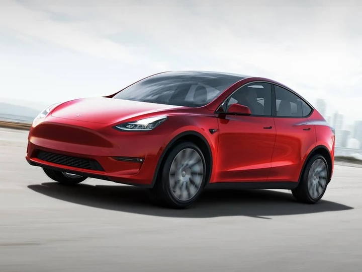 Tesla Model 3 e Model Y 2023: taglio dei prezzi fino a 12.500 euro