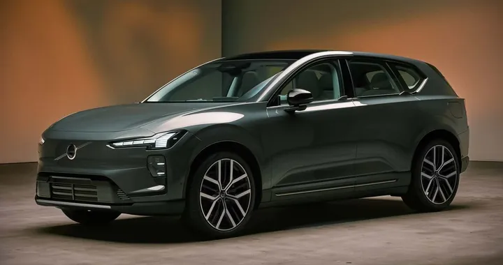Volvo semplifica la ricarica elettrica: arriva il sistema Plug & Charge