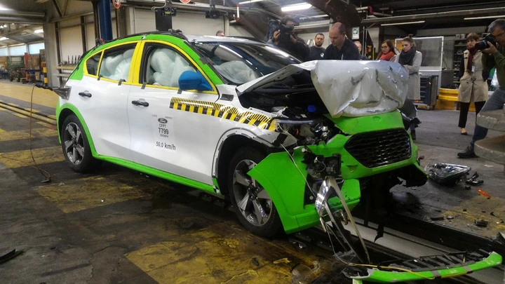 Ford: a Colonia per assistere ai crash-test della nuova Focus