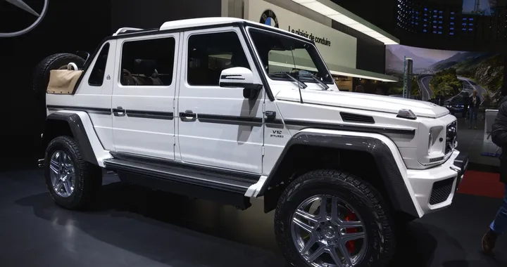 Mercedes G650 Maybach Landaulet, il debutto a Ginevra