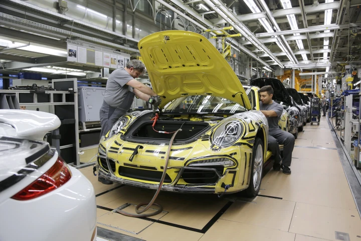 Porsche: maxi bonus da 10mila euro per i dipendenti