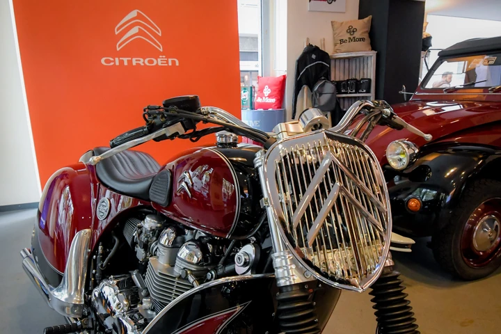Moto ispirata alla Citroen 2CV all'EICMA 2018