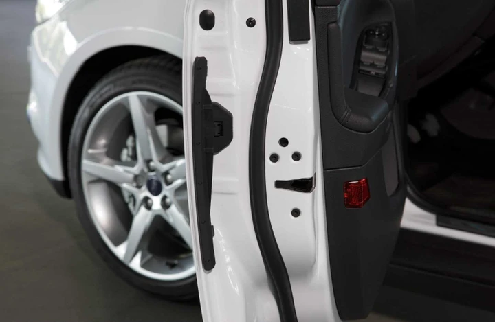 Da Ford una geniale soluzione salva portiere