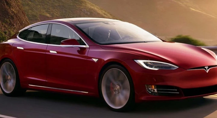Tesla annuncia: pronte due grandi novità