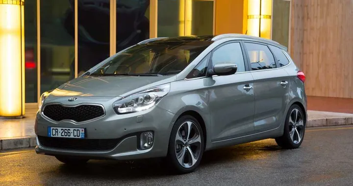 Nuova Kia Carens 2013: prezzi da 17.500 euro