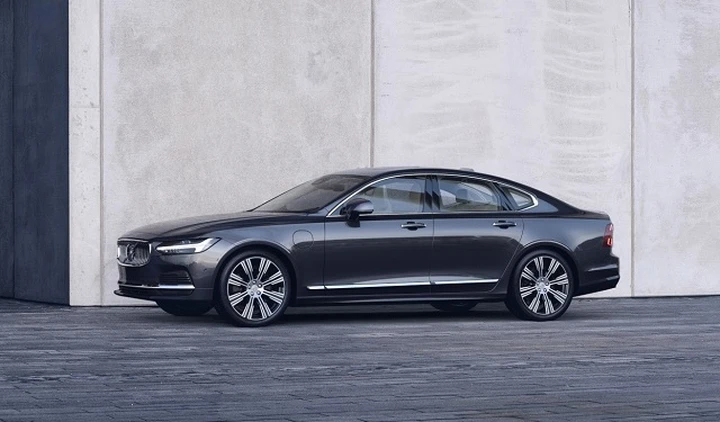 Volvo S90 e V90 restyling 2020: arriva l'ibrido leggero