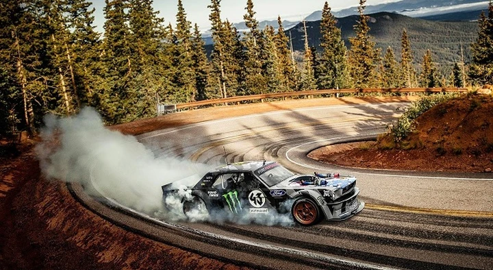 Climbkhana: l’ultima follia di Ken Block sulla Mustang da 1.400 CV