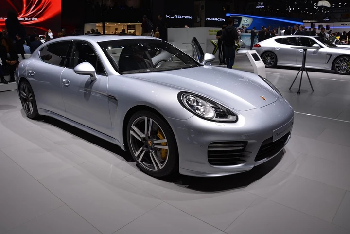 Stand Porsche al Salone di Ginevra 2014