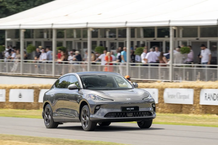 MG lancia la nuova gamma elettrica “Intelligence in Motion” con IM5 e IM6