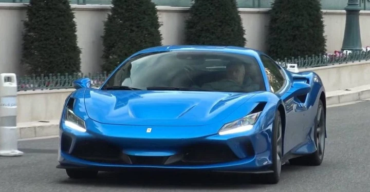 Valtteri Bottas e la sua Ferrari F8 Tributo, show a Monte Carlo [VIDEO]