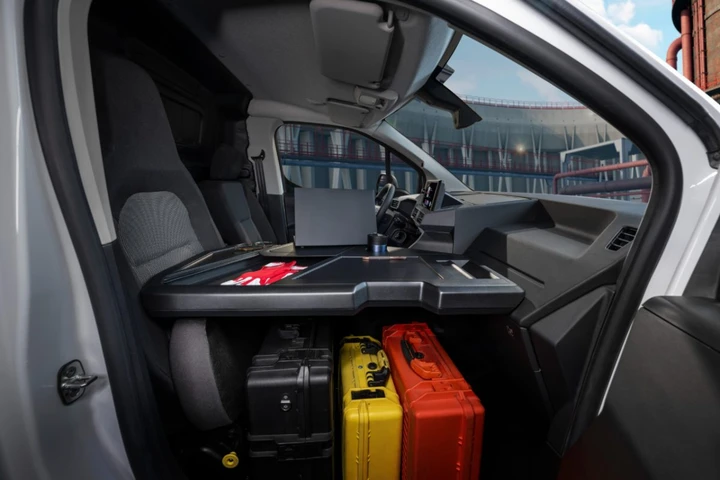 Stellantis lancia Smart Compact Van: il furgone pensato per chi lavora da solo