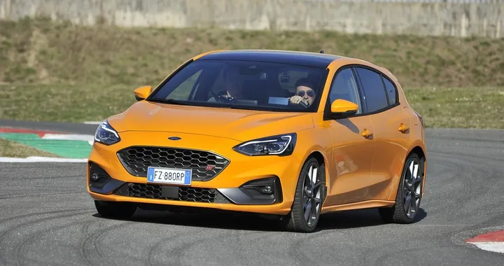 Ford Focus ST 2020: la prova su strada e in pista