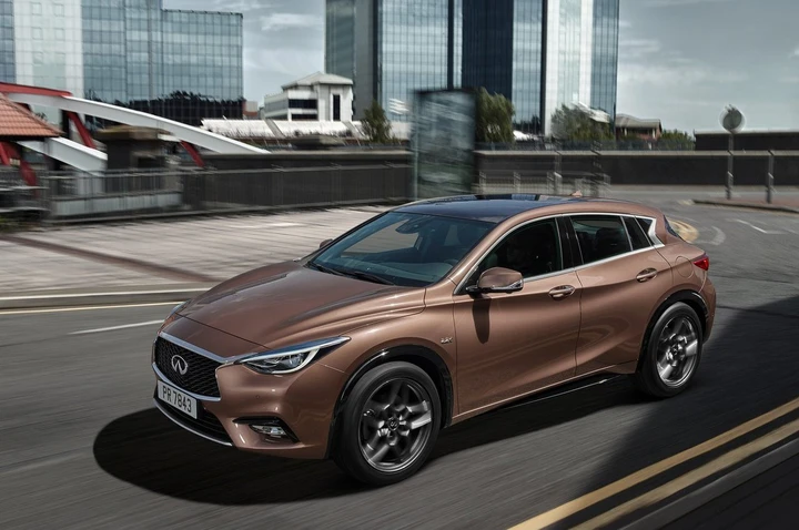Infiniti Q30: immagini ufficiali