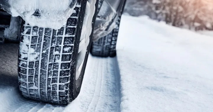 Cambio gomme invernali 2022: quando farlo, normativa e multe