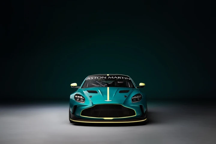 Aston Martin Vantage GT4