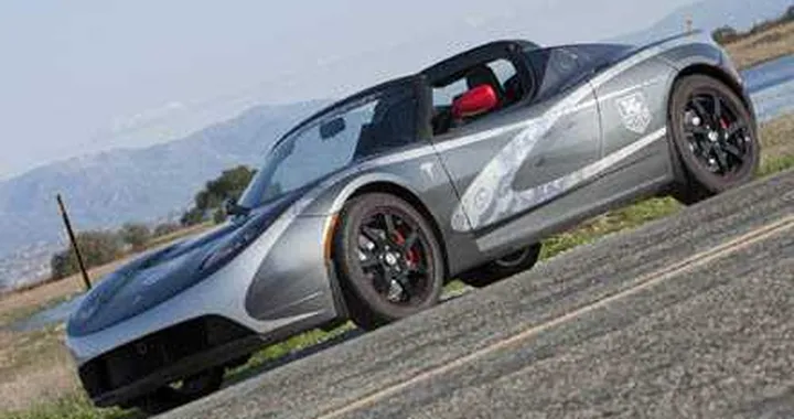 Tesla Roadster Tag Heuer: innovazione e stile