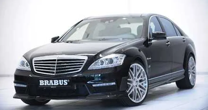Mercedes: che grinta il V8 biturbo by Brabus!