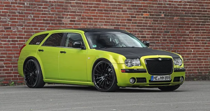 Chrysler 300C Crd Touring by HplusB Design