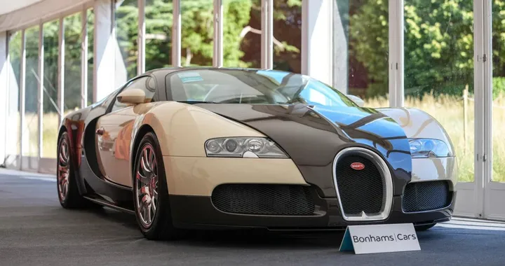 Bugatti Veyron battura a prezzo record all'asta di Goodwood
