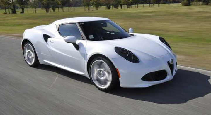 Alfa Romeo 4C, test drive su strada e pista