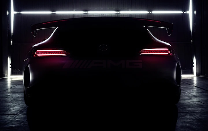 Mercedes AMG GT4: il teaser prima del debutto