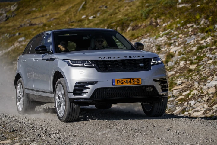 Range Rover Velar: primo contatto con il nuovo SUV premium