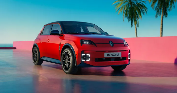 Renault 5 elettrica 2026: più autonomia e prezzi da 24.950 euro