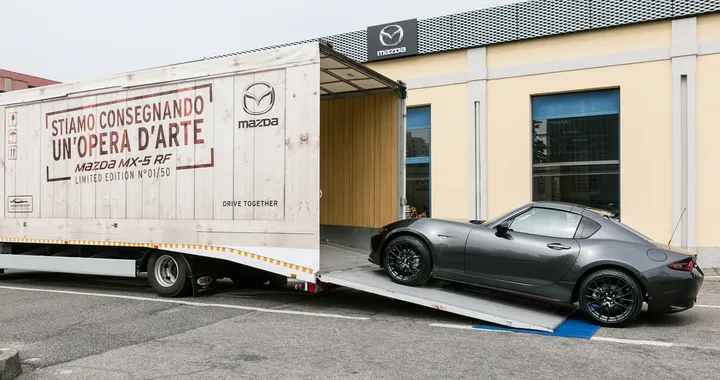 Mazda: consegnata la prima MX-5 RF Limited Edition