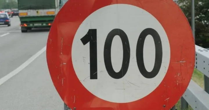 Limite di 100 km/h in Europa: cosa prevede la proposta dall’Austria