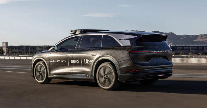 Lucid consegna la prima Gravity a Nuro: parte il progetto Uber robotaxi