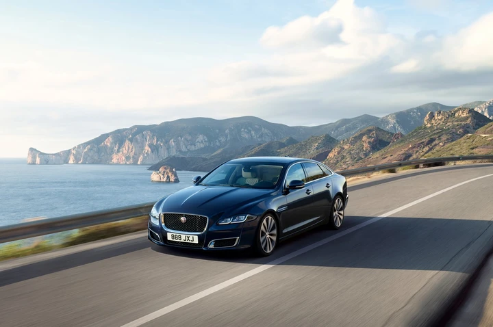 Jaguar XJ50 2018: immagini ufficiali
