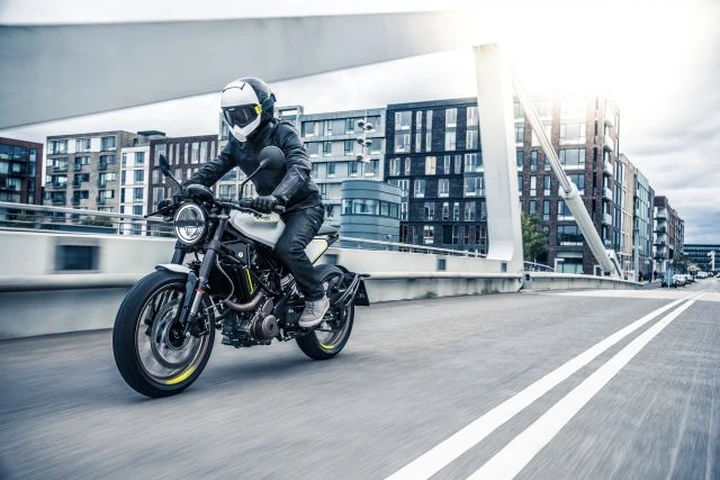 Husqvarna: Svartpilen e Vitpilen in promozione
