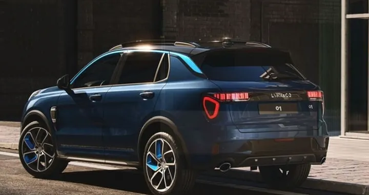 Nuova Lynk & Co 01 2023: nuovo design e ibrido da 245 CV